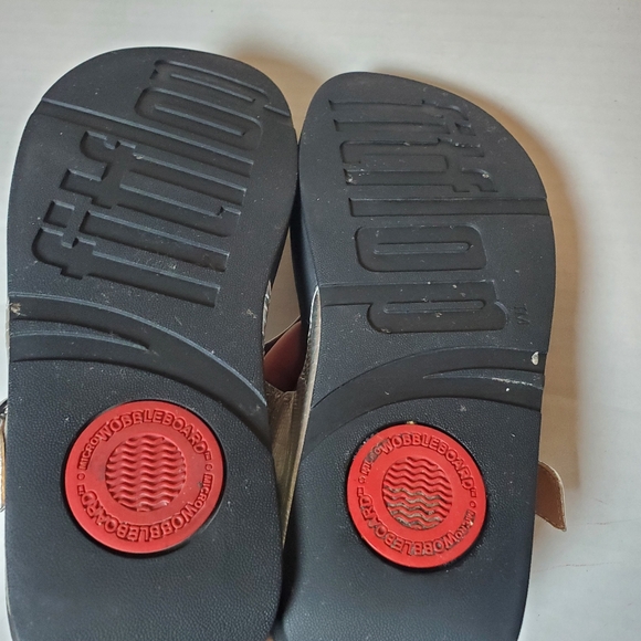 FitFlop The Shiny Silver Reptile Thong Flip Flops Sandals 350-011 Womens SZ 7 - Picture 9 of 9